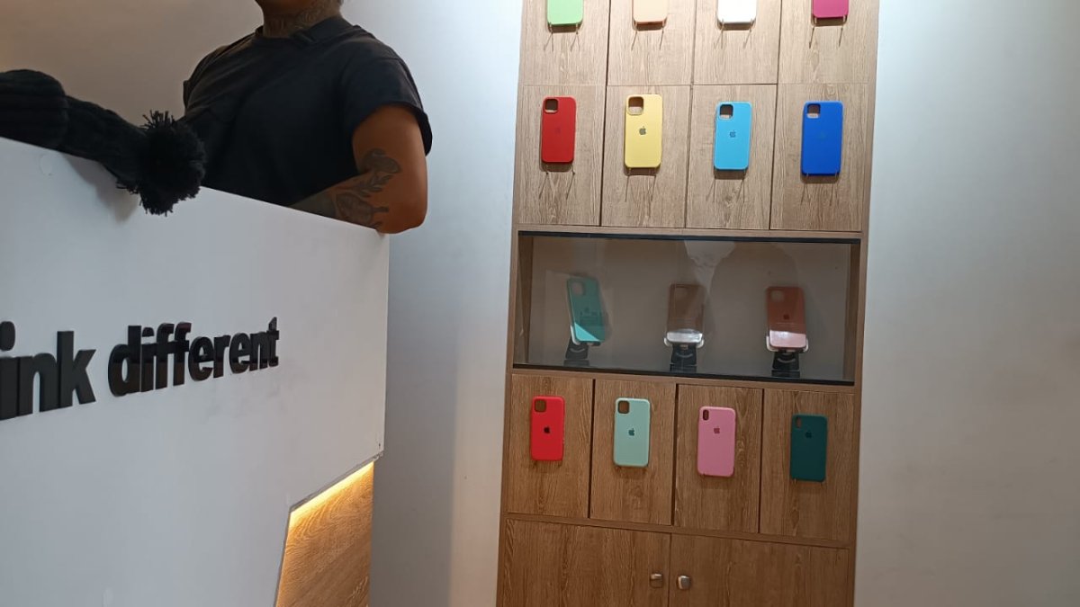 Los antisociales se llevaron 24 celulares cuyo monto asciende a 15.000 dólares.