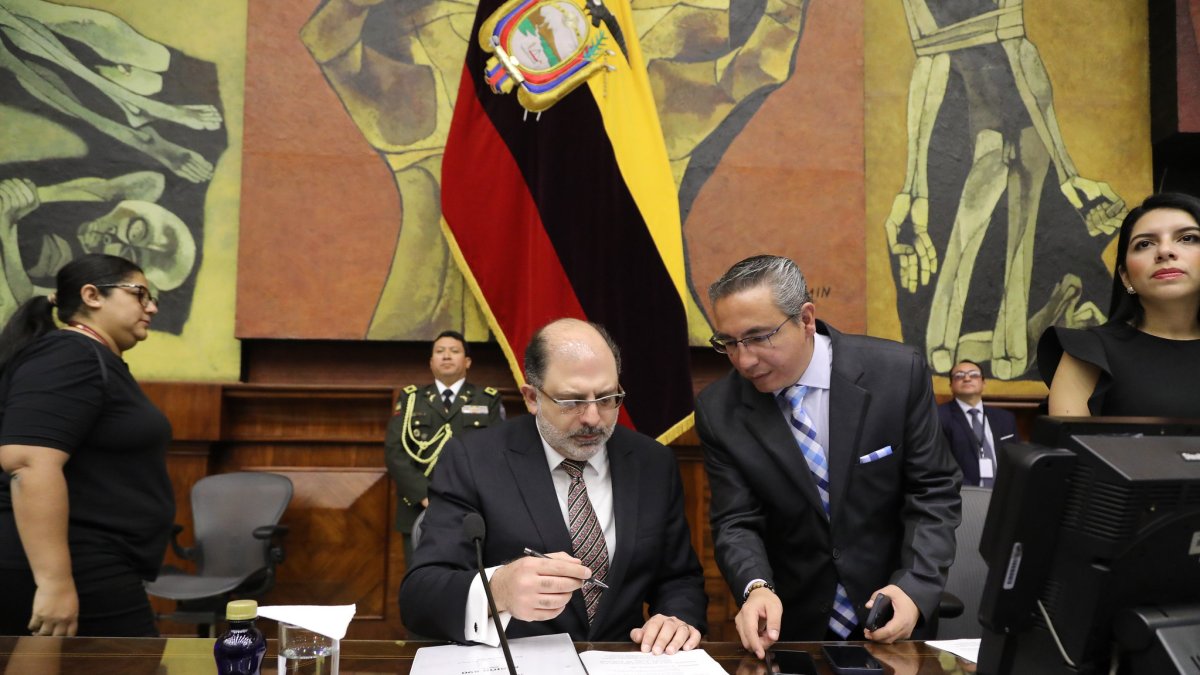 El CAL prevé reunirse este 18 de enero de 2024 para decidir sobre el proyecto de ley urgente.