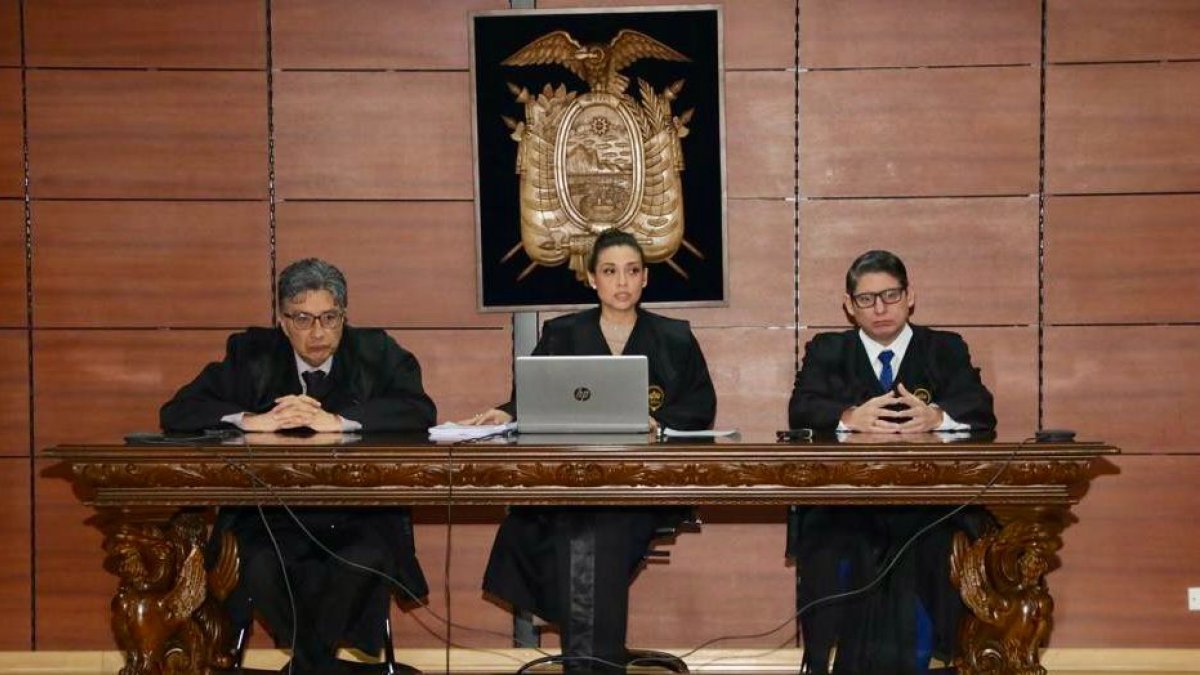 Audiencia. El tribunal de apelación del caso Walter Solís no pudo instalar la diligencia por ausencia de una abogada.