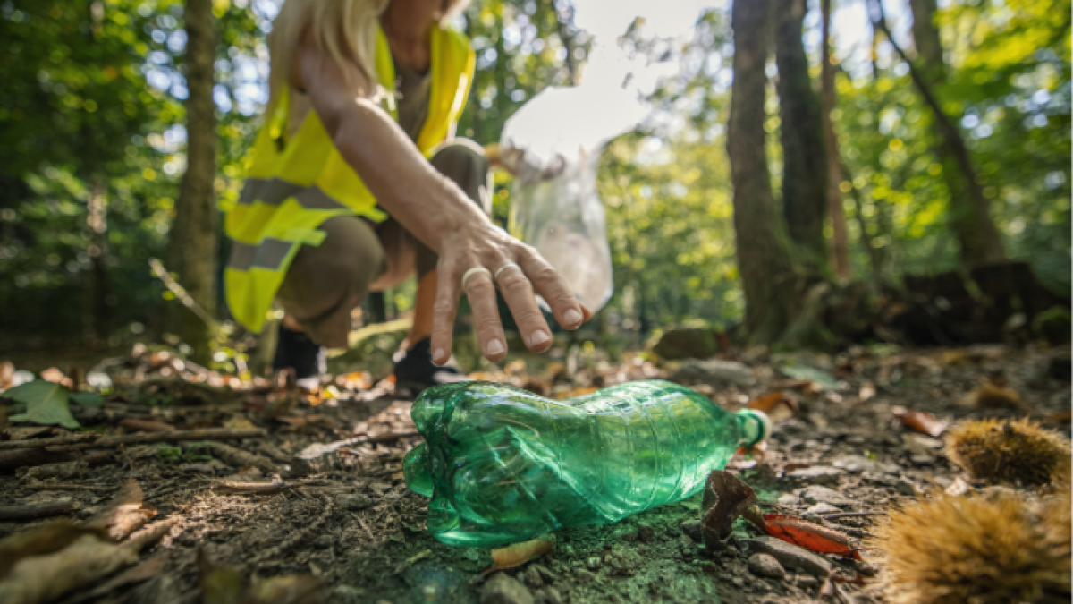 n grupo de organizaciones ecologistas y de derechos humanos han denunciado que el tratado con China permitirá la entrada al país sudamericano de basura y chatarra.