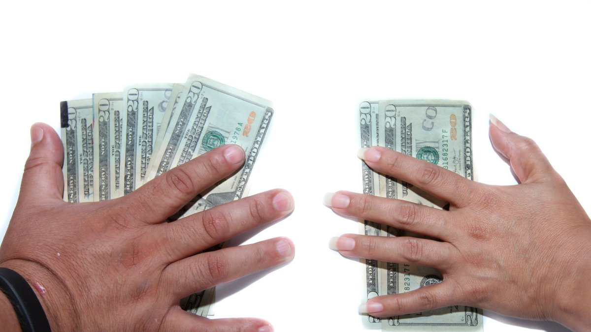 La legislación busca reducir la brecha salarial del 20% que actualmente existe entre hombres y mujeres en Ecuador.