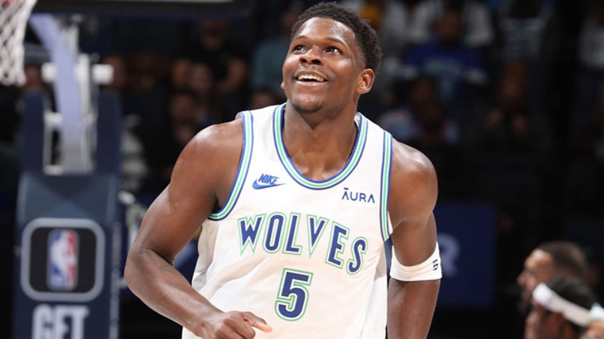 Edwars liquidó el 118-103 ante Grizzlies en los minutos finales.