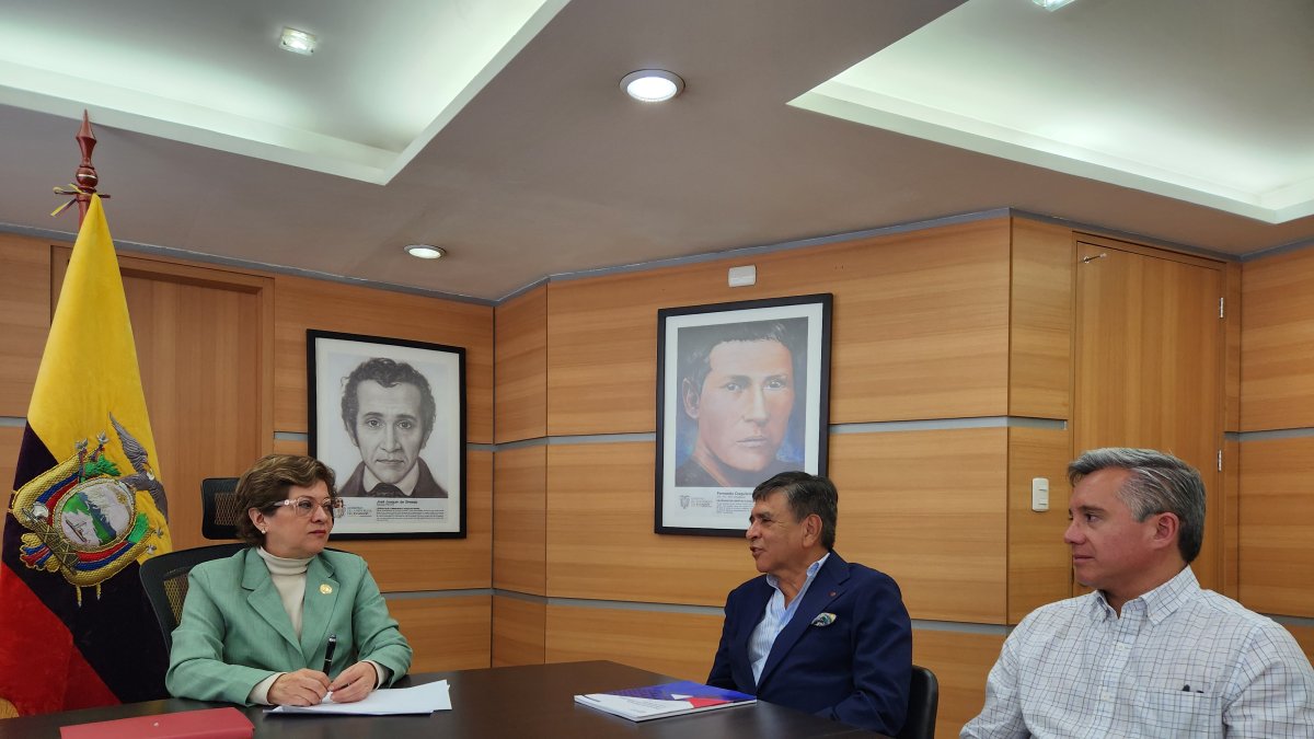 Documento. El jueves 18 de enero fue suscrito el documento por parte de la ministra de Trabajo Ivonne Núñez.