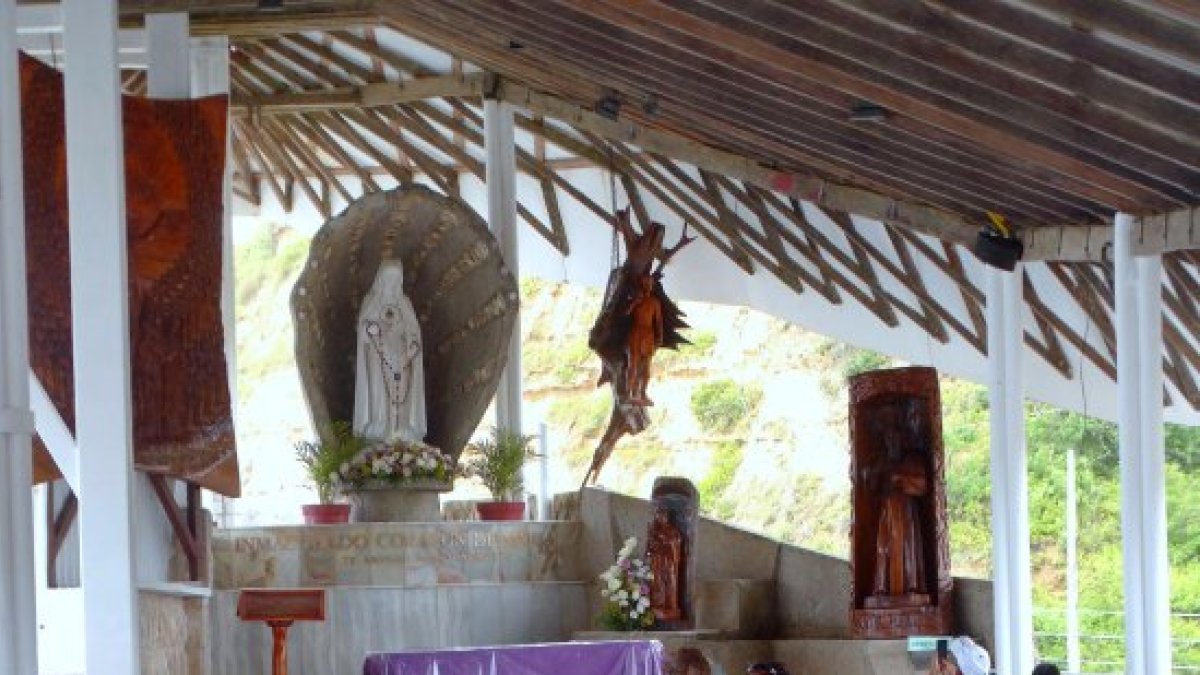 El santuario de Olón tiene programas de beneficiencia para jóvenes de la calle.