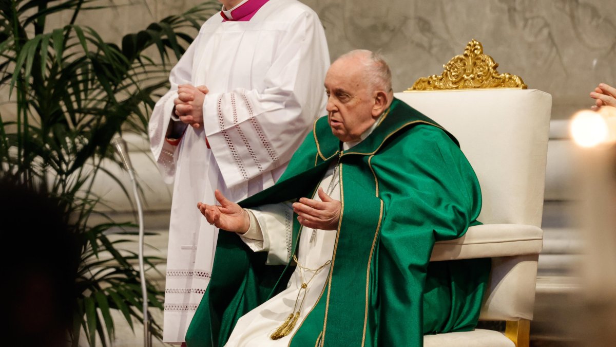 El Papa Francisco preside una santa misa con motivo del día de la Palabra de Dios en la Basílica de San Pedro de la Ciudad del Vaticano,.