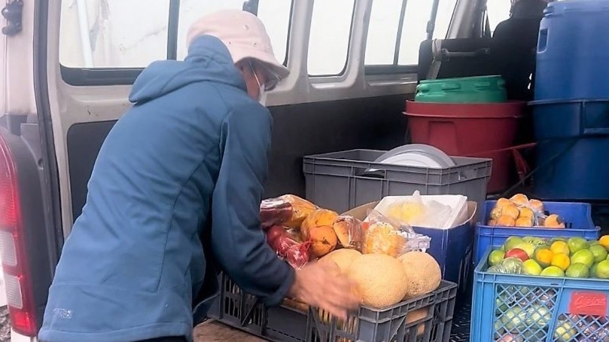 Las fundaciones recibieron frutas y otros productos.