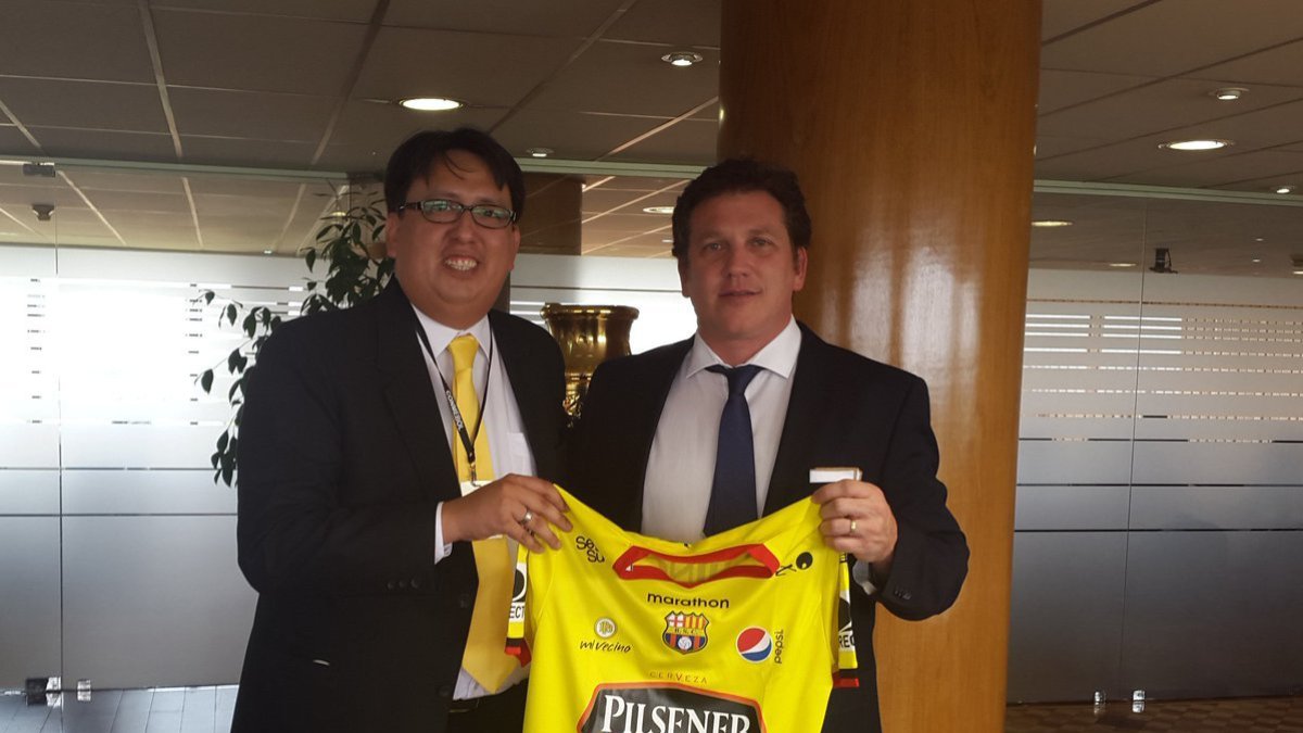 Jorge Reinoso, ex abogado de Barcelona junto a Alejandro Domínguez, presidente de Conmebol.