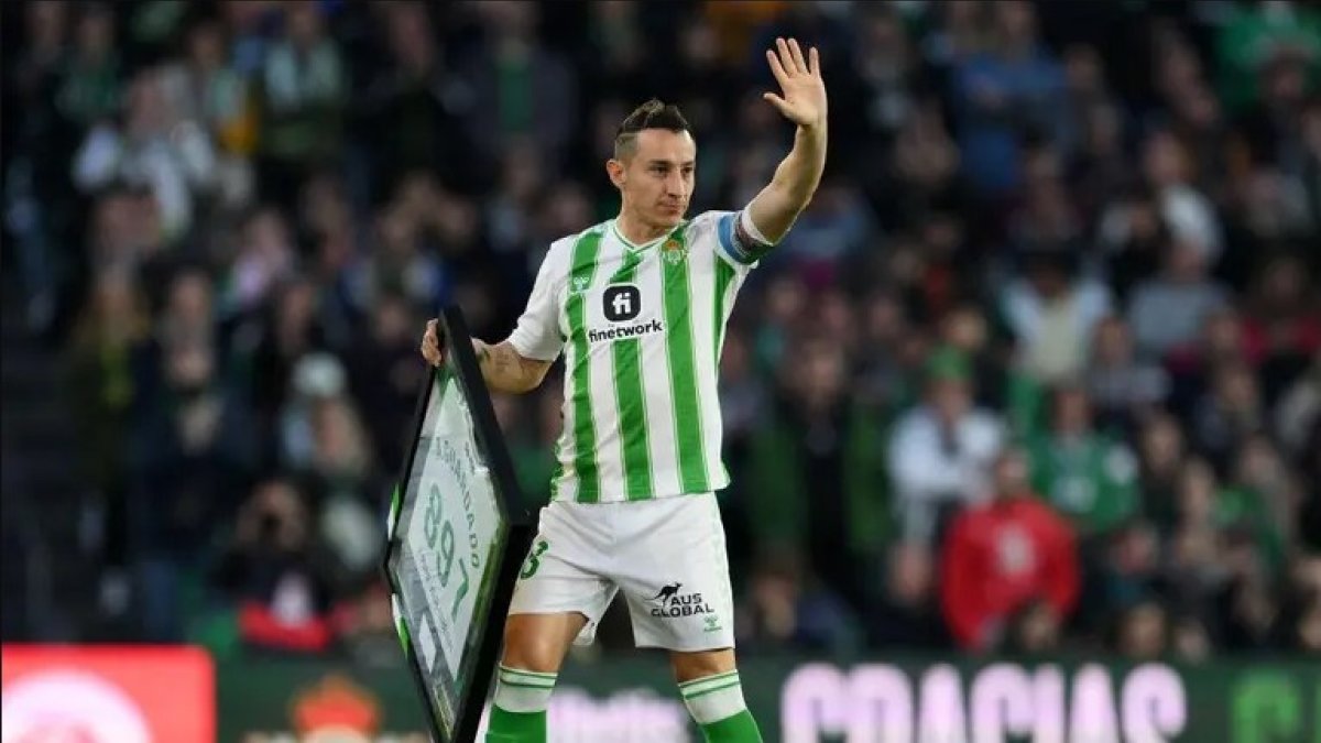 Andrés Guardado se despidió de la hincha de Betis