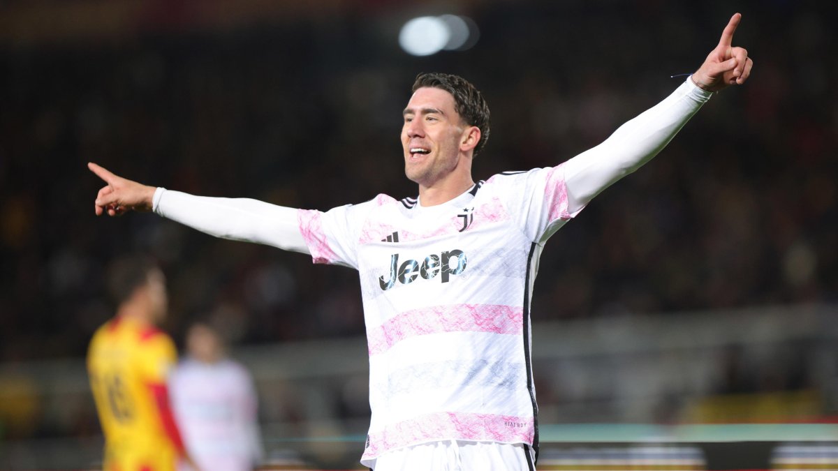 El serbio Dusan Vlahovic, desatado esta temporada, devoró con un doblete en menos diez minutos a los locales.