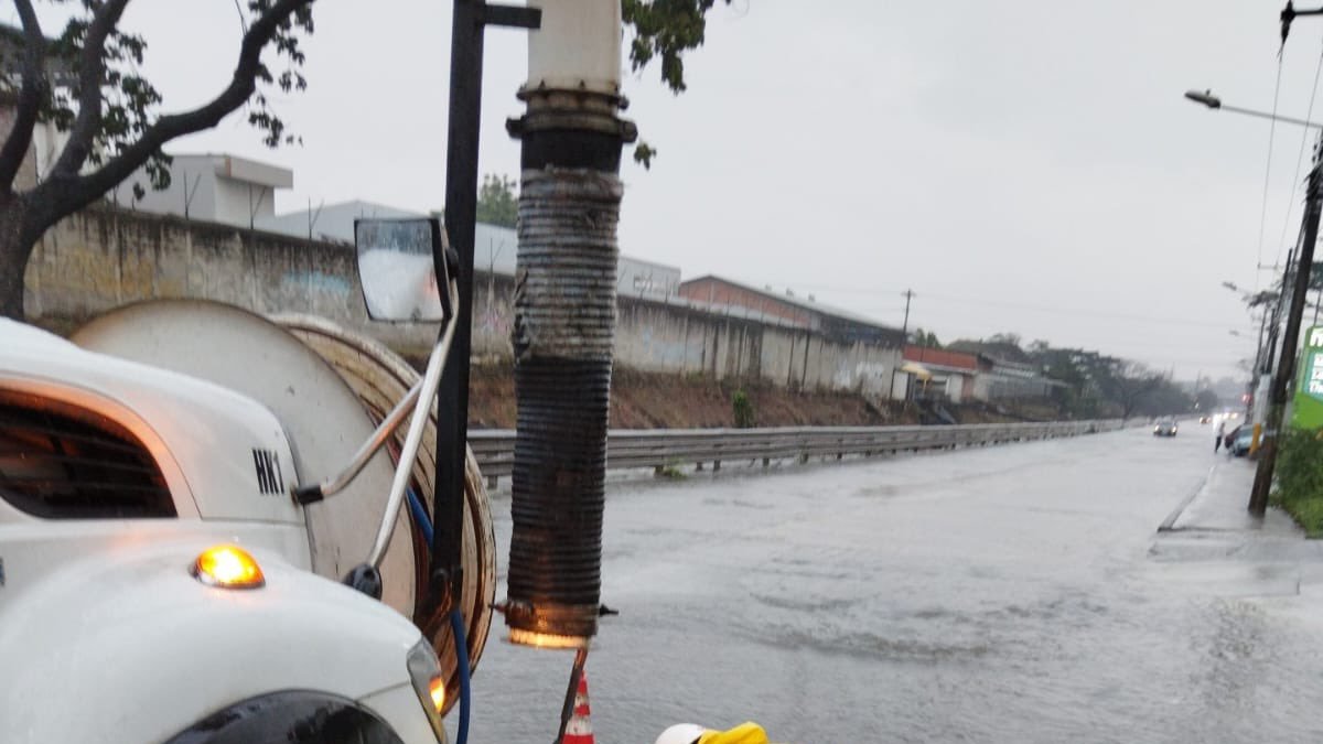 Efecto. Zonas de Guayaquil se inundaron.