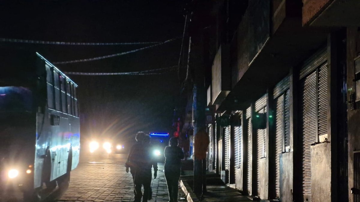 Quito sigue sin energía eléctrica
