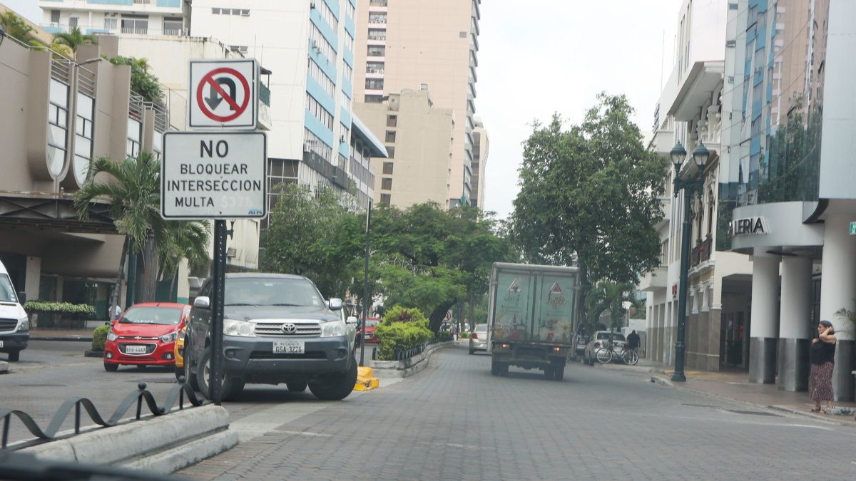 A diario se observan infracciones de tránsito en la avenida 9 de Octubre y García Moreno.