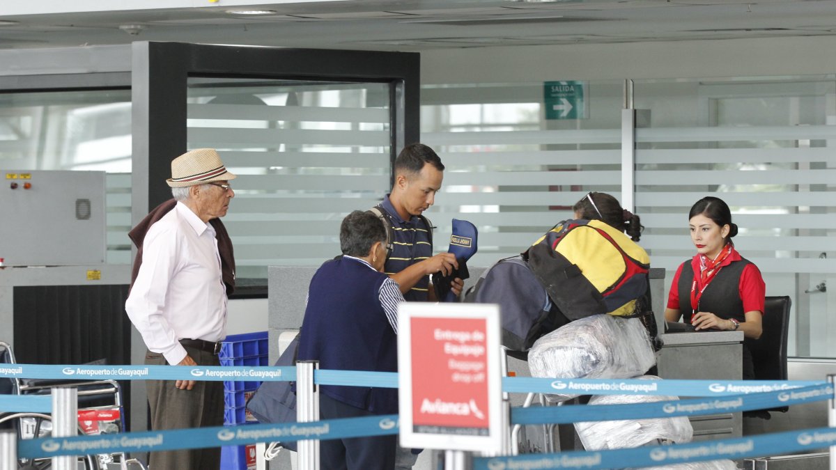 Acto. Ciertos ecuatorianos prefieren viajar a países que no requieren de visa por el proceso tedioso.