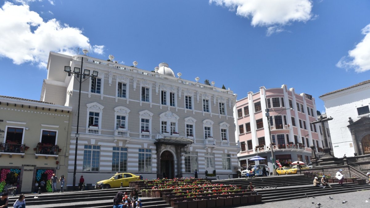 El hotel Casa Gangotena se encuentra ubicado junto a la Plaza San Francisco, un icono histórico de la capital.