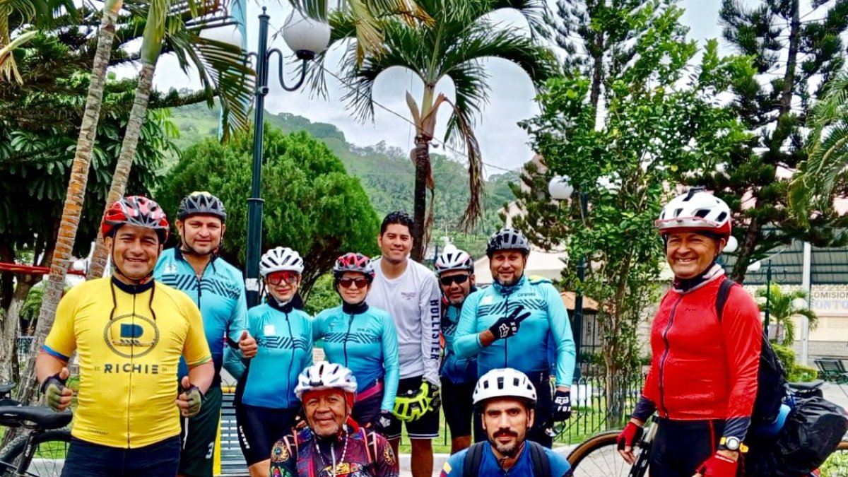 Parte del grupo integrado por Ciclistas de la Calle que realizó la aventura de 200 km.