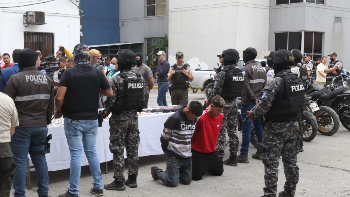 Varias personas fueron detenidas en este operativo