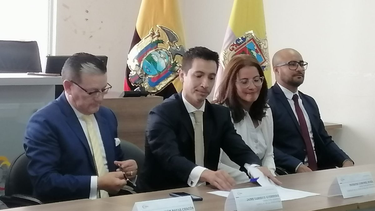 Durante la posesión del abogado Patricio Coronel como director provincial de la Judicatura