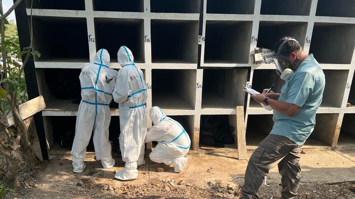 Inhumación. 22 cuerpos fueron inhumados en un cementerio ubicado en Los Lojas, en el cantón Daule.