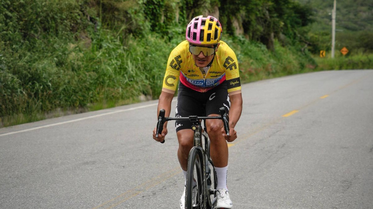 Richard Carapaz durante uno de sus entrenamientos para el Campeonato Nacional de ruta.