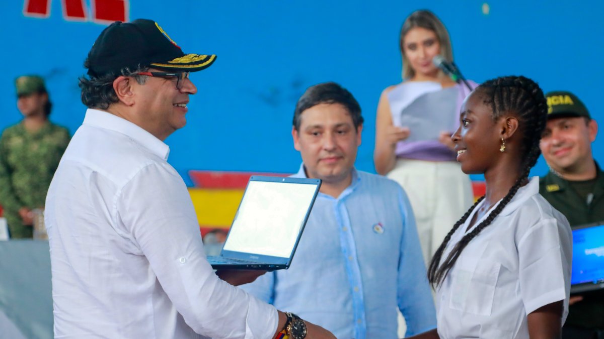 El presidente Gustavo Petro durante un evento de Gobierno, hoy en López de Micay (Cauca).