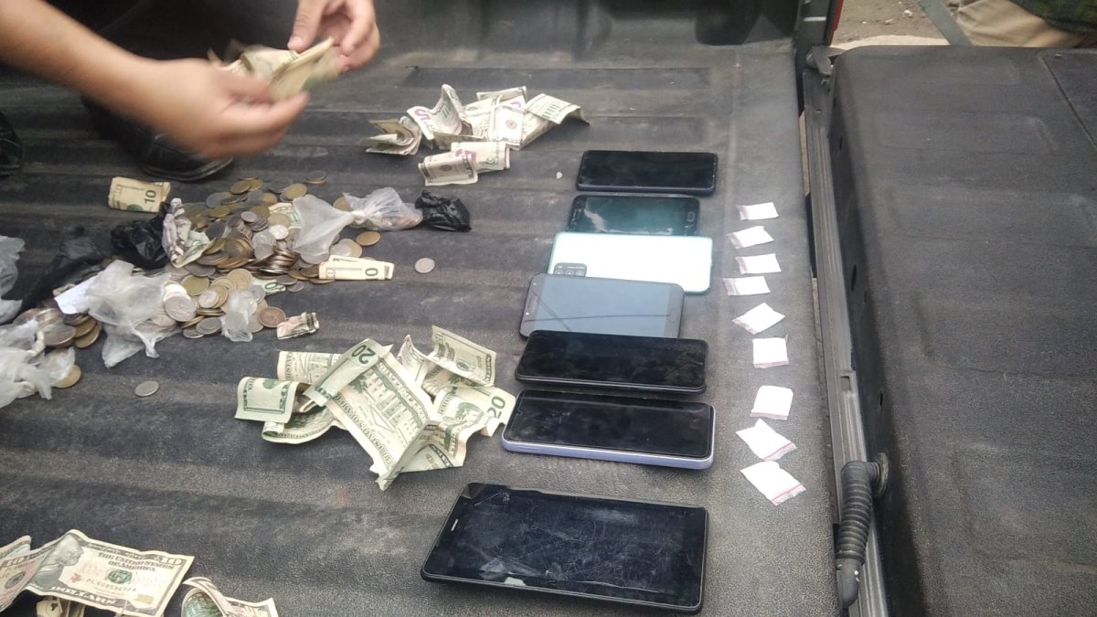 Objetos decomisados en el allanamiento.