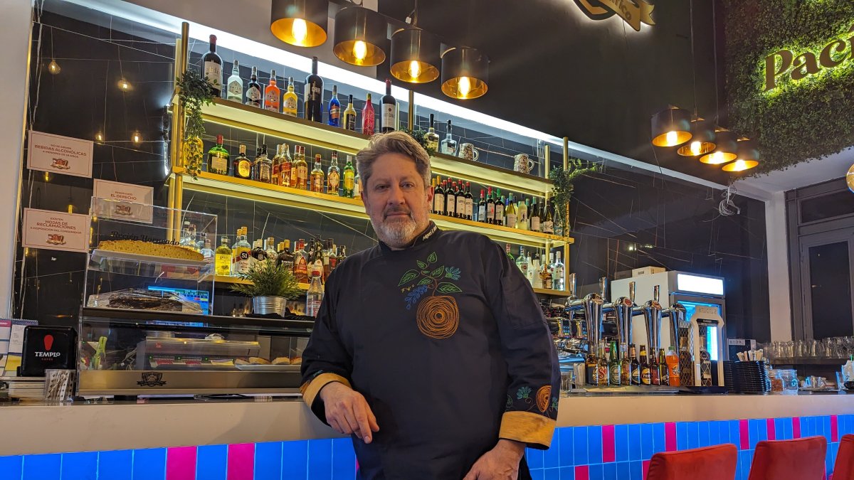 Es el chef y director de desarrollo corporativo del Grupo Perla del Pacífico en Madrid.