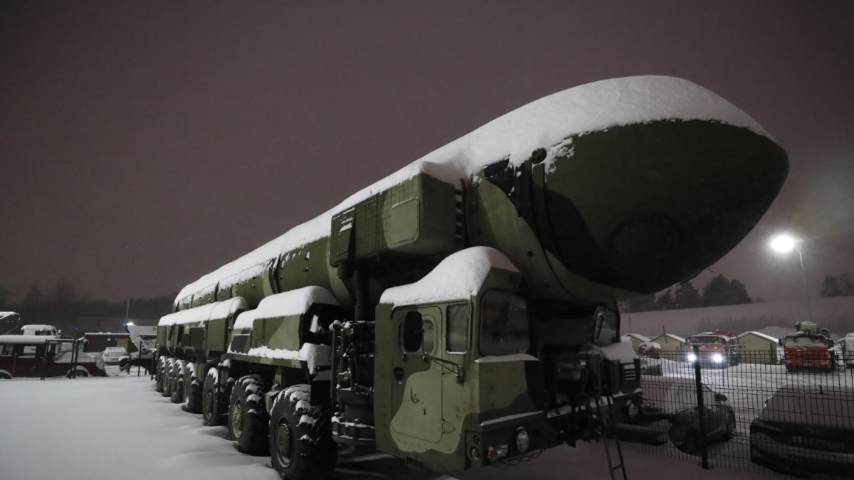 Razón. La decisión se toma por las advertencias de la OTAN sobre Rusia.