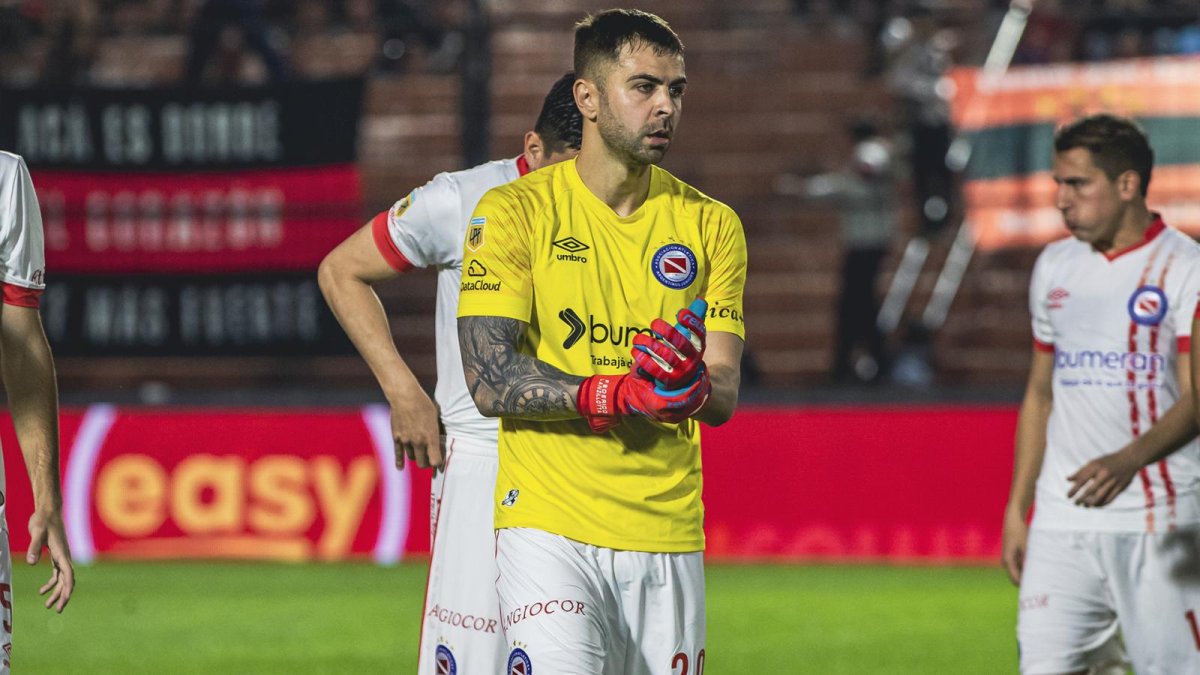 El arquero Federico Lanzillotta ha militado en clubes de Argentina y Chile.
