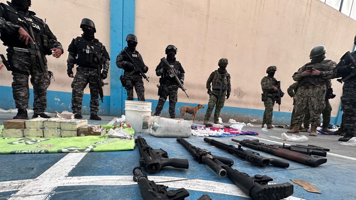 Un fusil y tres escopetas se decomisaron durante estos operativos