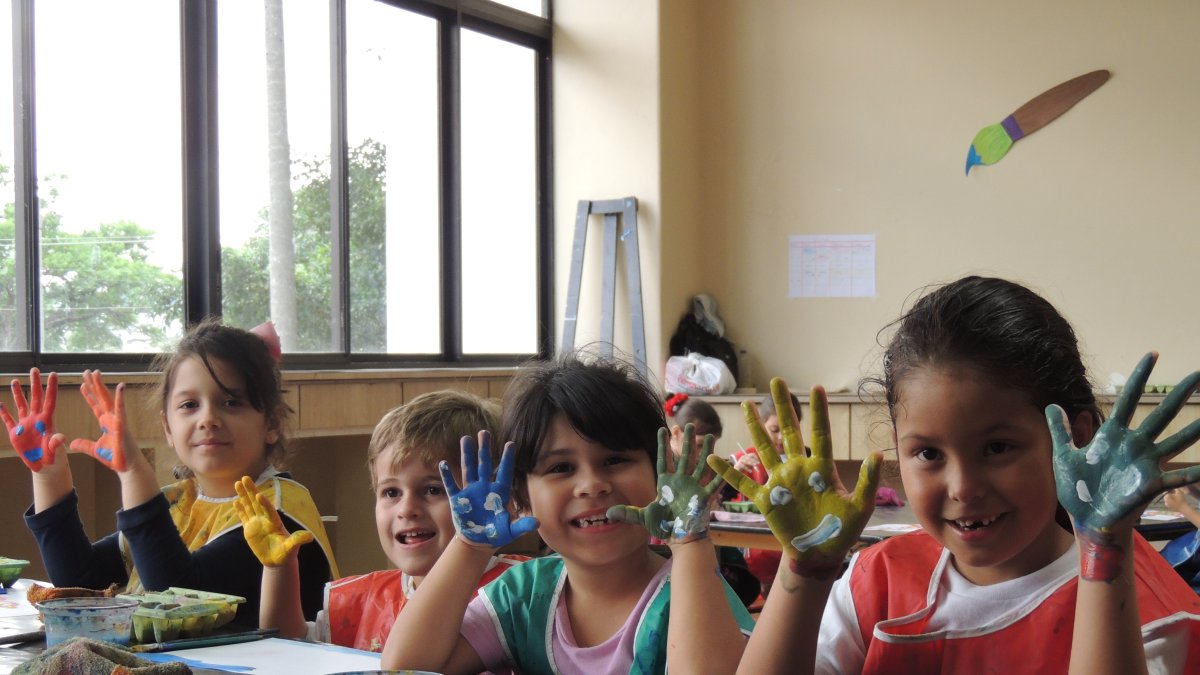 Formación. Las pinturas es una de las artes que jóvenes y niños buscan becas en las instituciones privadas.