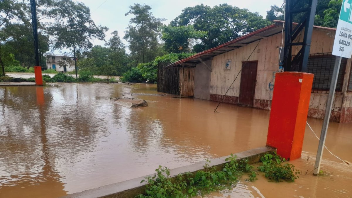 Más de siete horas permaneció Muisne bajo la lluvia.