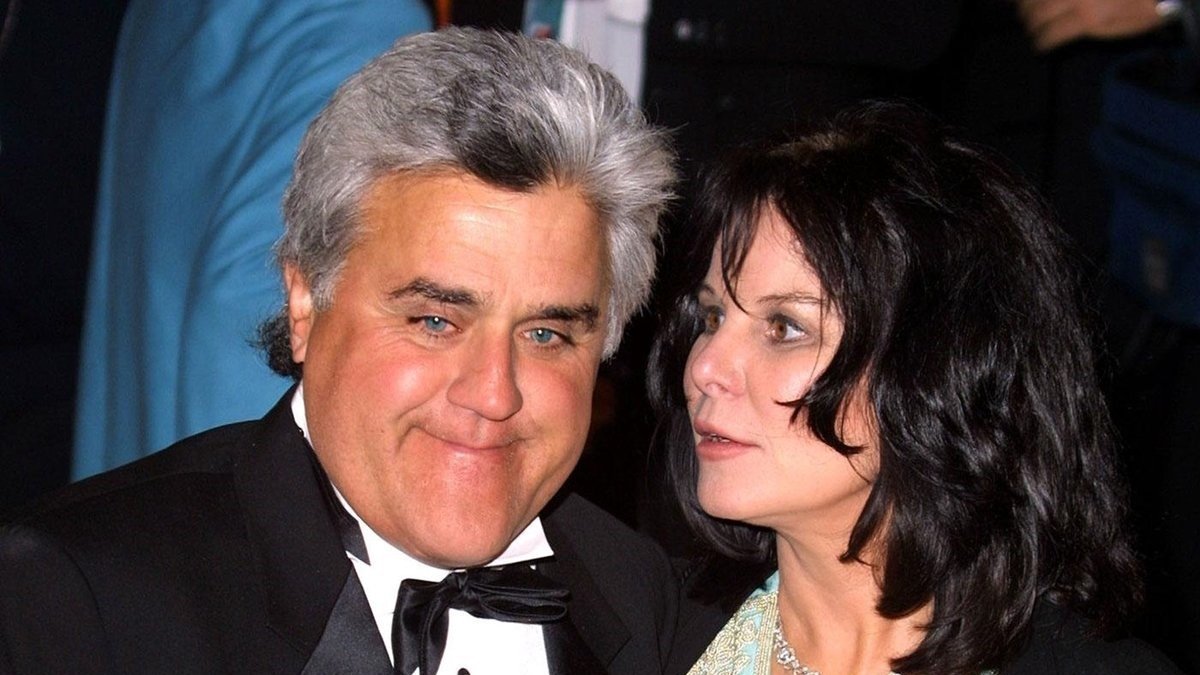 jJay Leno y su esposa Mavi llevan 43 años de casados.