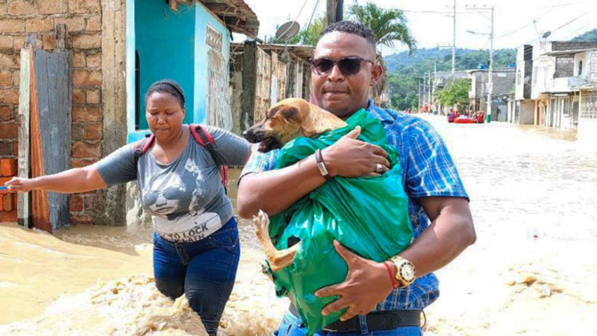 La creciente del río Teaone hizo que varias viviendas de los barrios bajos de la cabecera parroquial de Tabiazo se inundarán.