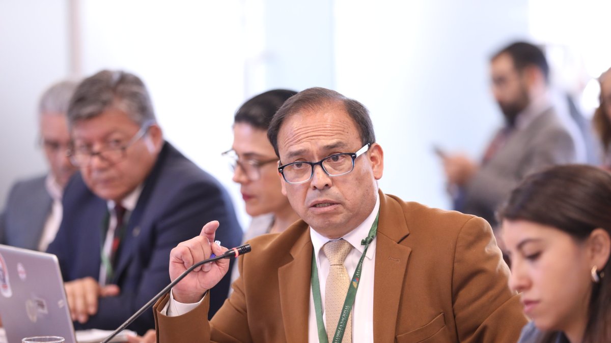 El rector universitario Arturo Rojas expuso la situación de las universidades públicas en la Comisión de Educación de la Asamblea Nacional.