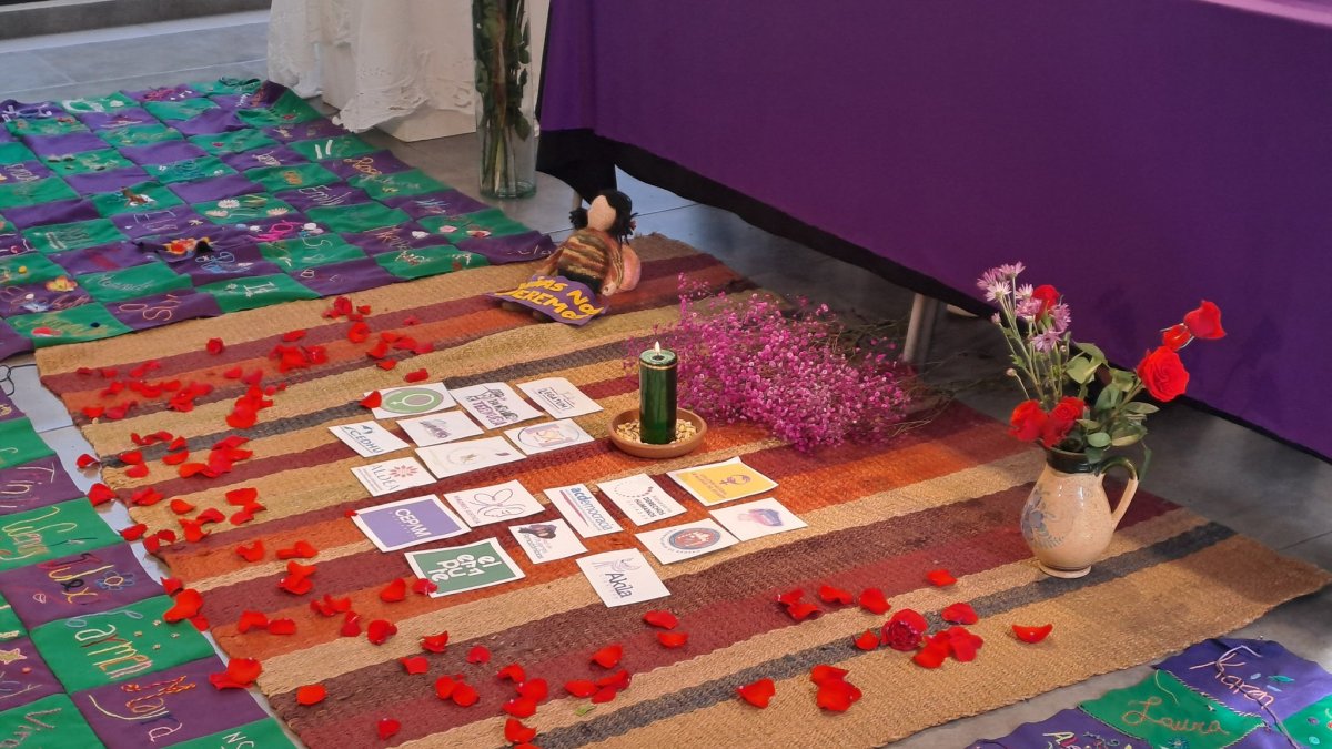 Grupos defensores de los derechos de las mujeres, exigen al Estado ecuatoriano  y al actual régimen justicia por casos impunes.