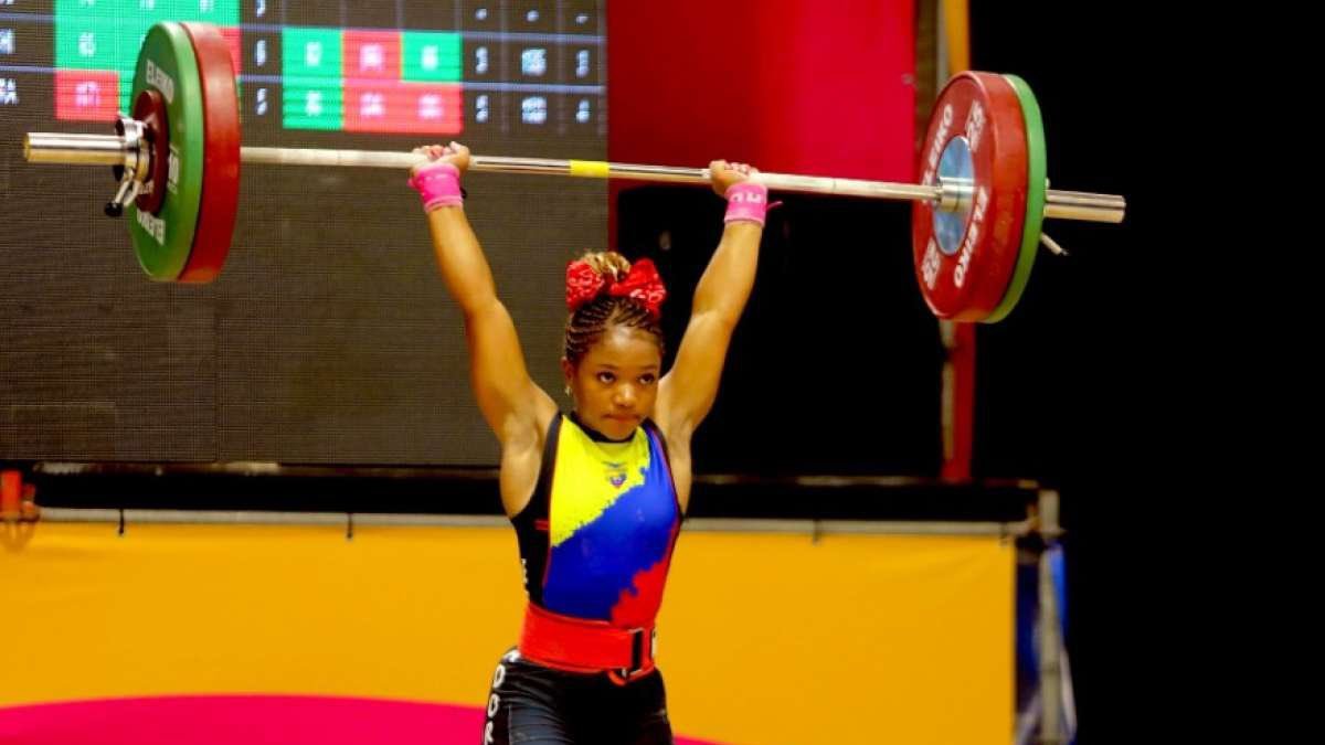 Jéssica Palacios, hermana menor de Neisi Dajomes y Angie Palacios, formará parte del equipo nacional de levantamiento de pesas en Perú.