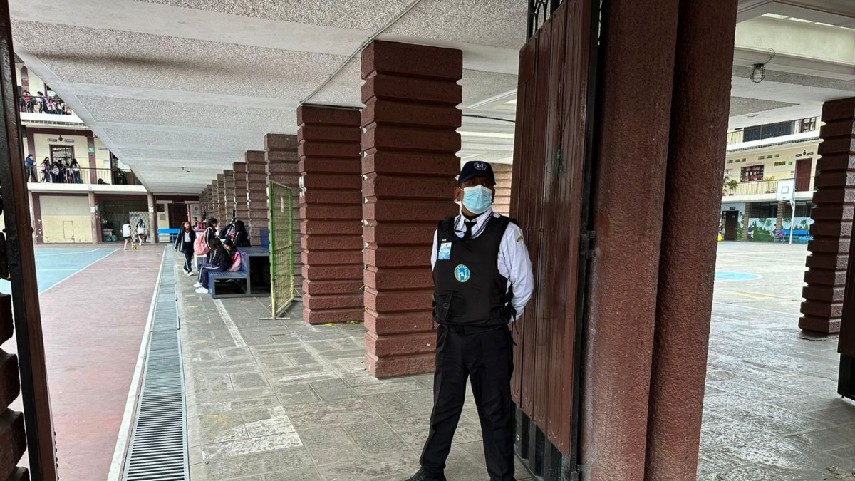 El objetivo es velar por la seguridad de alumnos y maestros.