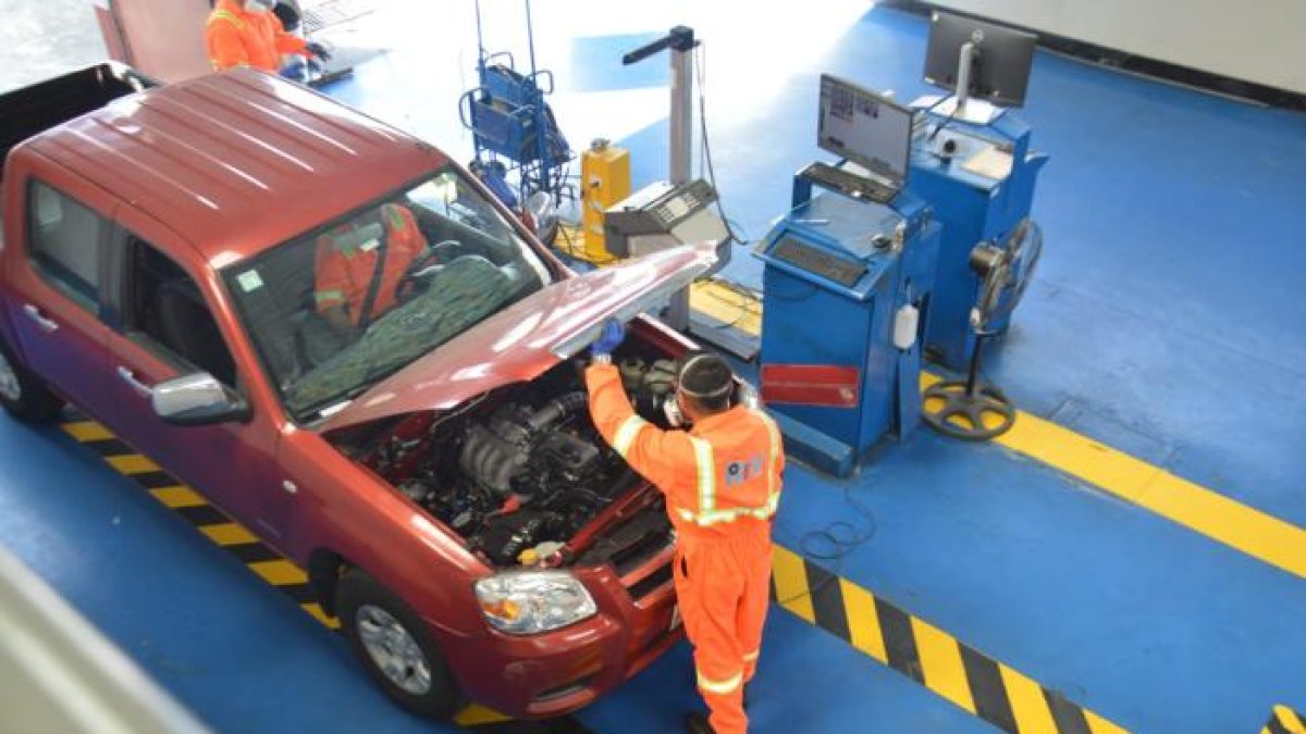 La plataforma en la que se agendan turnos para la revisión vehicular en Quito estará suspendida durante varias horas este 19 de febrero.