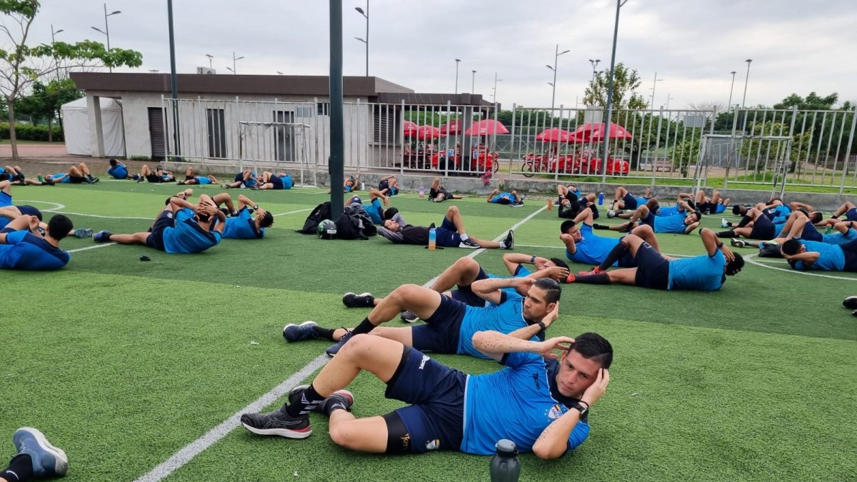En cada provincia del país, los árbitros ecuatorianos de todas las categorías siguen con sus actividades de entrenamientos para el inicio de la LigaPro 2024 (Serie A)