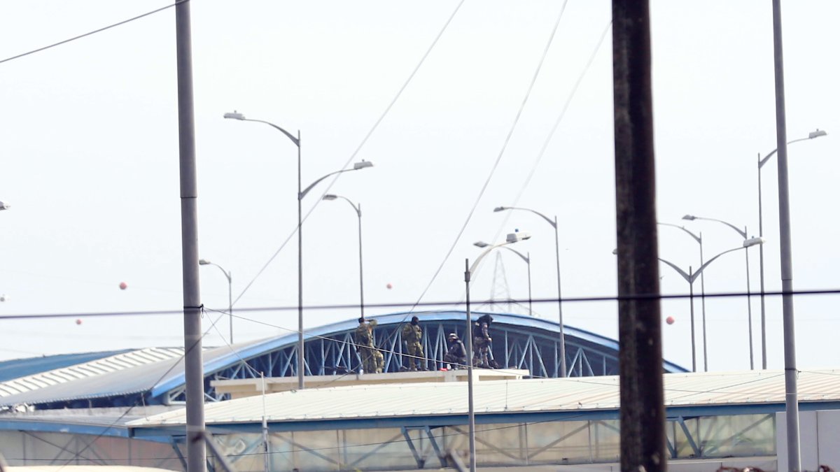 Resguardo. En la cárcel Regional se registró el paso de militares en el techo de la infraestructura durante la última semana.