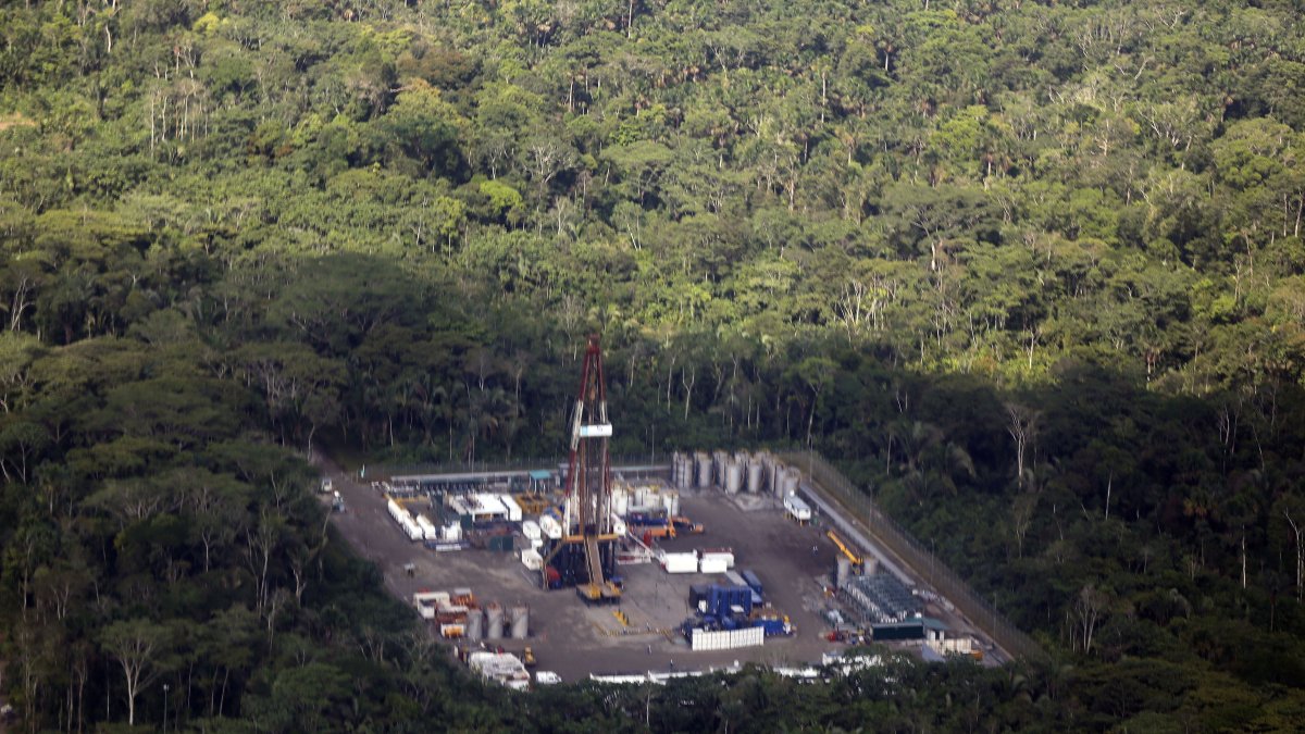 Instalaciones petroleras en el Yasuní.