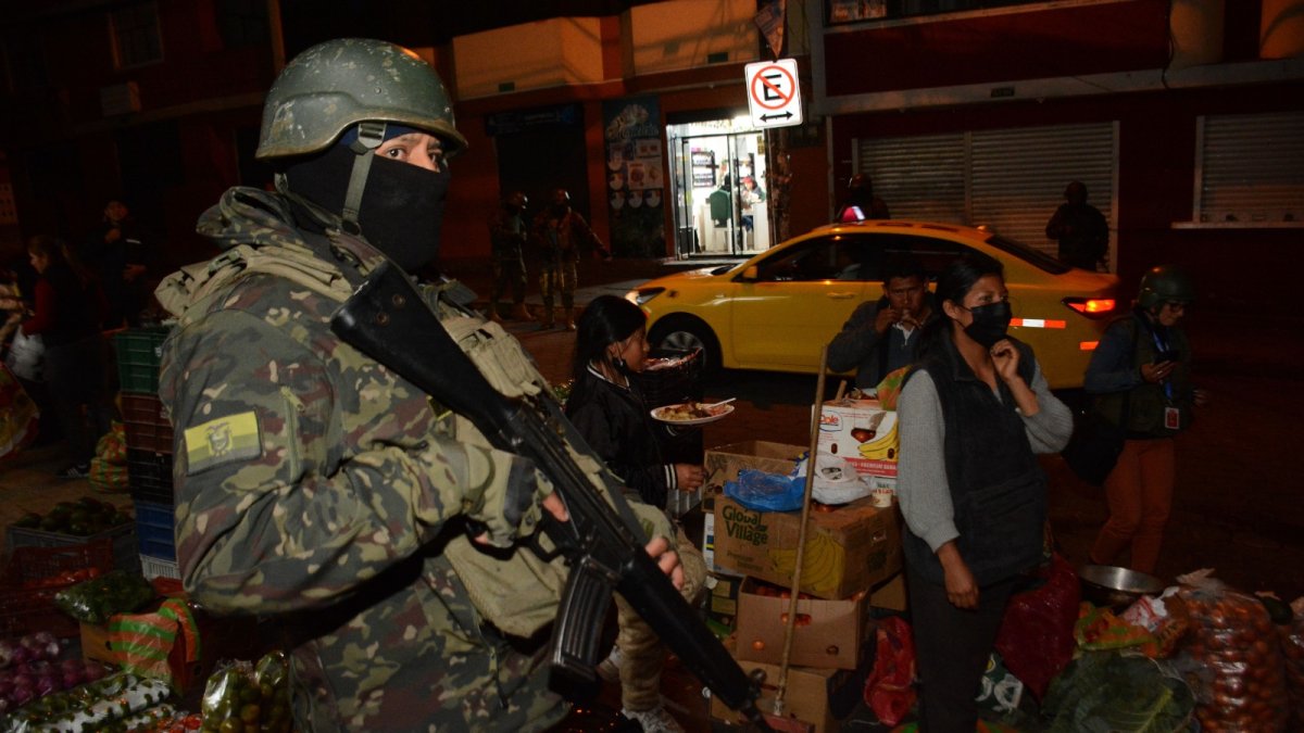 El presidente Daniel Noboa decretó un estado de excepción debido a la violencia en el país