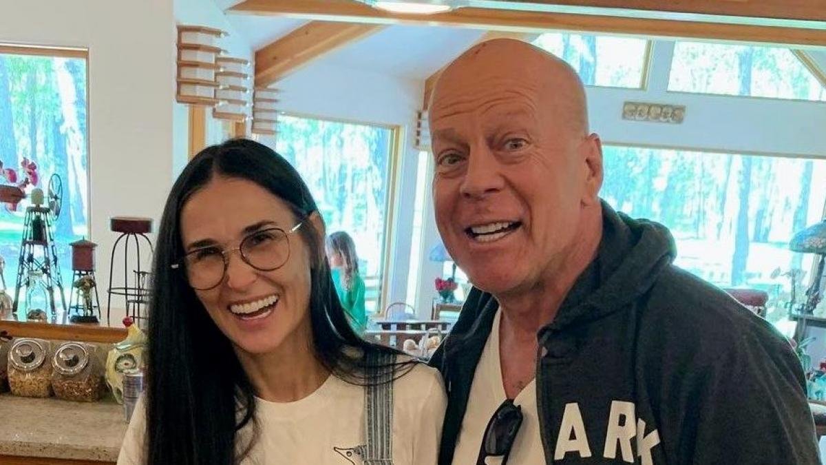 Luego de su divorcio, la pareja siguió manteniendo una buena relación. La actriz está pendiente del padre de sus hijas.