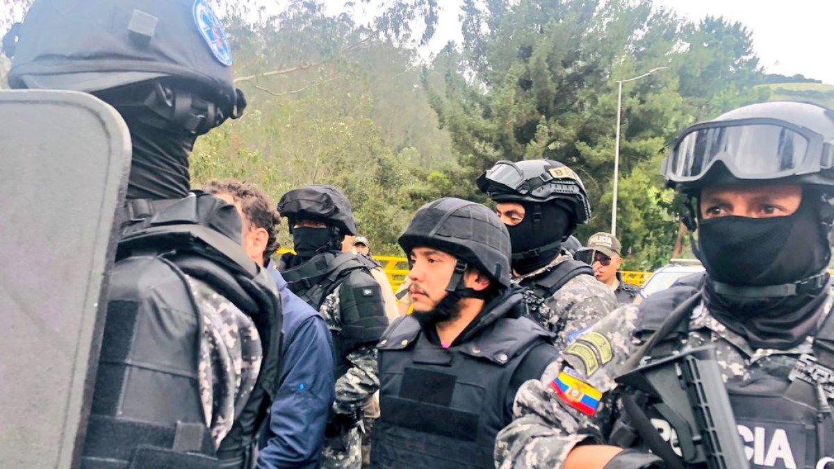 La entrega se realizó en el puente de Rumichaca, el principal paso fronterizo entre Colombia y Ecuador.