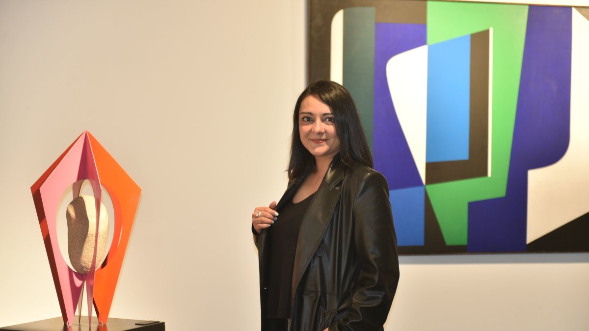 Valdez es curadora, docente e historiadora del arte.