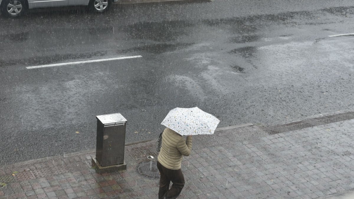 Una intensa lluvia cayó sobre varios sectores de Quito la tarde del 2 de febrero del 2024.