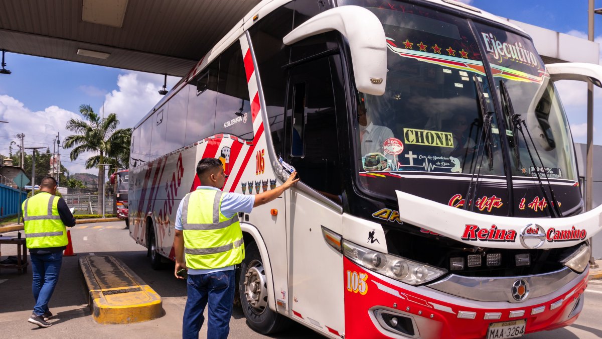 Hecho. Buses de diferentes cooperativos fueron sancionados.