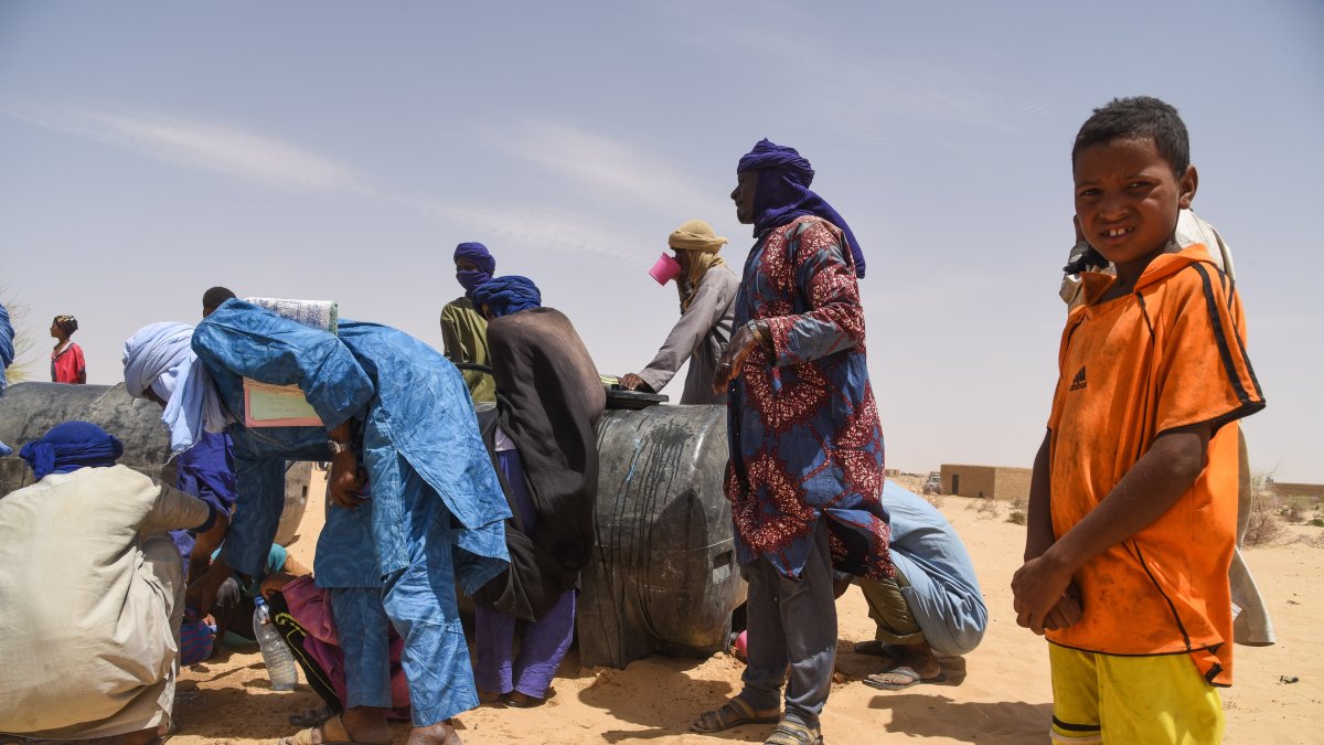 Niños de Mali y ciudadanos requieren de ayuda.