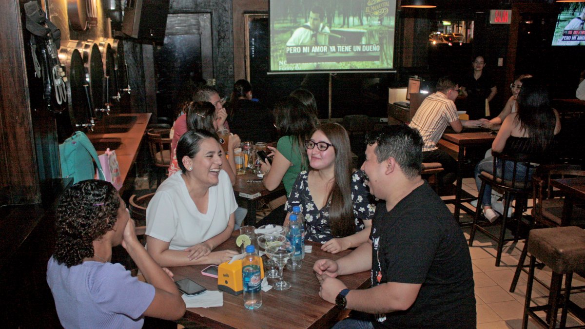 Visitas. En El Manantial el flujo de usuarios se comienza a restablecer tras el nuevo horario en que rige el toque de queda.