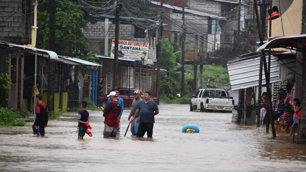 Varios sectores han sufrido por las lluvias en Ventanas.